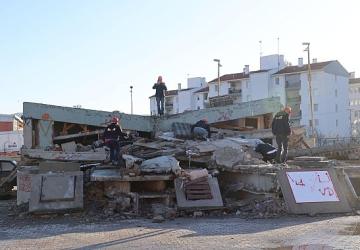 Bayraklı Belediyesi Arama Kurtarma Ekipleri AFAD Eğitimini Tamamladı