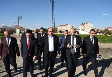 Başkan Altay, Başkan Kılca ve Genel Müdür Yılmaz Akçeşme Kentsel Dönüşüm Alanı ve Kadınlar Pazarı'nı İnceledi