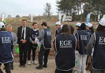 EÜ Ailesi Milli Ağaçlandırma Gününde “Yeşil Vatan" için fidan dikti