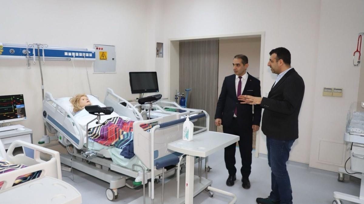 Prof. Dr. Mehmet Şirik, Yüksek Gerçeklikli Simülasyon Laboratuvarı'nı İnceledi