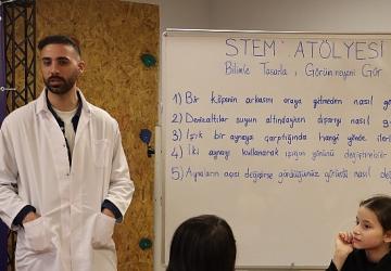 Maltepe'de Kız Çocukları STEM Atölyesinde Buluştu