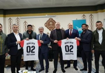 Milletvekili Özhan’dan Besni’deki amatör spor kulüplerine maddi destek