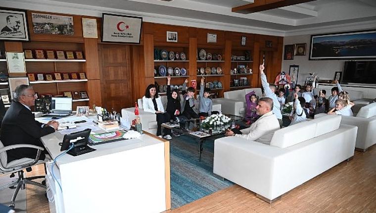 Uğur Okullarından Başkan Topaloğlu'na ziyaret