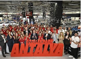MediaMarkt yılın son mağazasını Antalya'da açtı