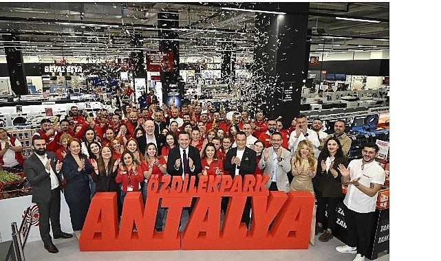 MediaMarkt yılın son mağazasını Antalya'da açtı
