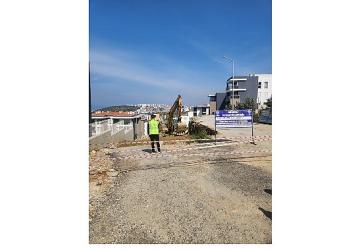 Aydın Büyükşehir Belediyesi Kuşadası'nda Yoğun Bir Şekilde Yol Yapım Çalışmalarına Devam Ediyor