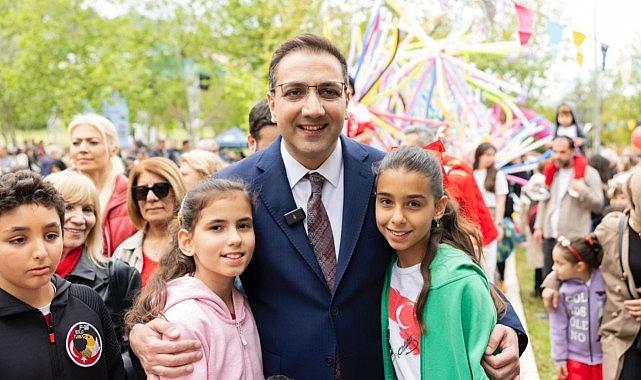 Balçova'da 23 Nisan Coşkusu Zirveye Ulaştı: Meydanlar Çocukların Neşesiyle Doldu