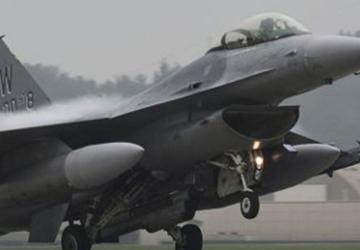ABD’ de F-16 uçağı eğitim uçuşu sırasında düştü