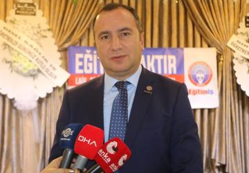 Eğitim İş Genel Başkanı Kadem Özbay: ‘Adıyaman hâlâ toz, asbest ve travma altında; eğitim öğretmenin fedakârlığına bırakıldı’ - Videolu Haber