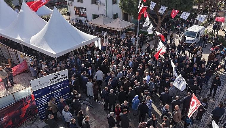 Bergama Belediyesi Ticaret Merkezi'nin Temeli Atıldı