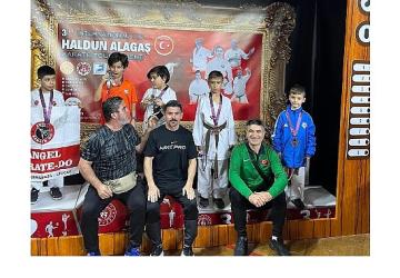 Kemer Belediyesi Karate Takımından 9 madalya