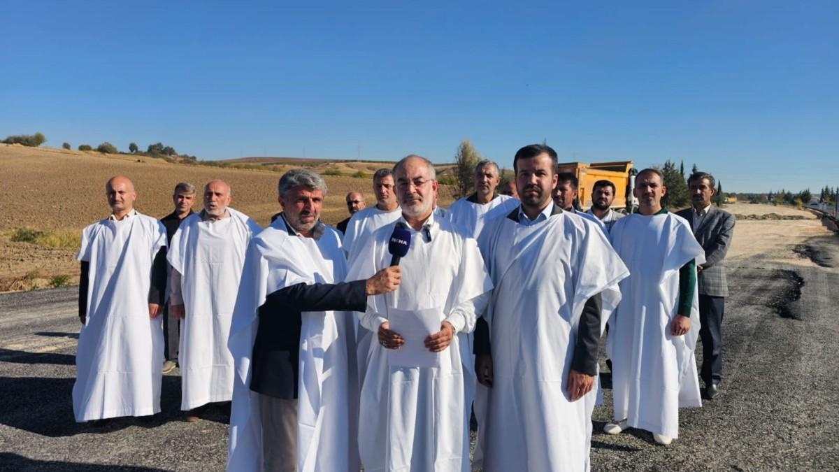 Başkan Yetiş, beyaz giysilerle Adıyaman-Kahta Yolun’da artan kazalara tepki gösterdi - Videolu Haber