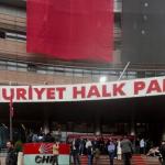 CHP Genel Merkezi’nde tahliye gerginliği: Özgür Özel binadan ayrıldı - Videolu Haber