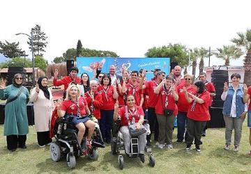 Menderes'in Engelsiz Festival'inde İlk Gün Coşkusu