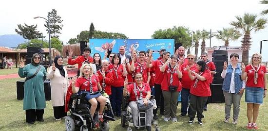Menderes'in Engelsiz Festival'inde İlk Gün Coşkusu