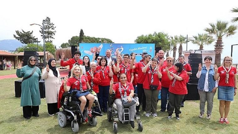 Menderes'in Engelsiz Festival'inde İlk Gün Coşkusu