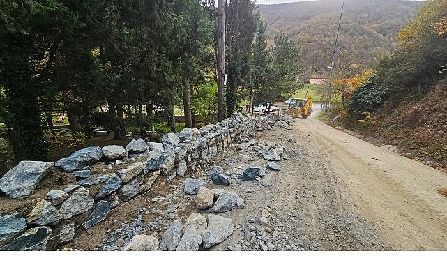 Mezarlıklara 6 bin metreküp taş duvar inşa ediliyor