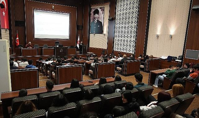 Keçiören Belediyesi'nden Stajer Öğrencilere Sağlık Eğitimi