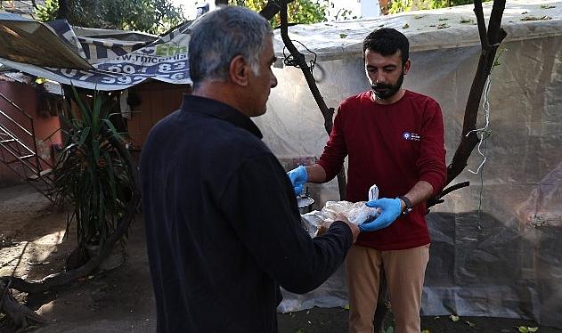 Alanya Aşevi'nden ihtiyaç sahiplerine günde 2 öğün sıcak yemek