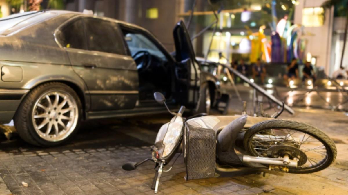 Besni’de otomobil ile motosiklet çarpıştı: 1 yaralı