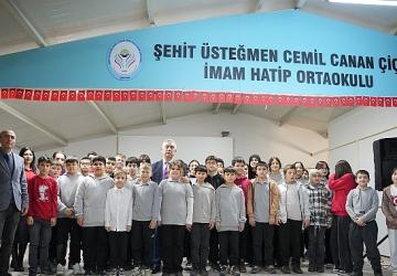 “Kağıt Atıklar Kitap Olsun" Projesiyle Çevre Bilinci Aşılanıyor