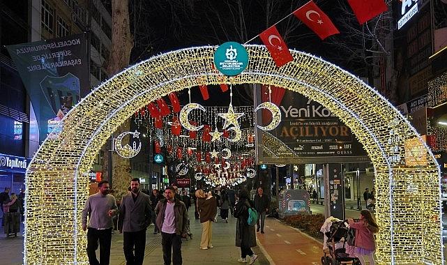 İzmit, Ramazan'ı ışıl ışıl karşılıyor