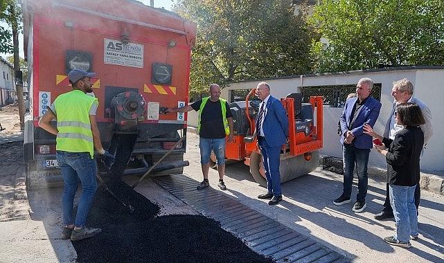 Gaziemir'de 32 bin 191 metrekarelik alandaki yol ve kaldırımlar yenilendi