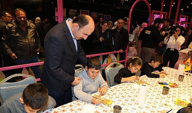 Başkan Altay 17. Altın Dokunuşlar Festivali'nde Ziyaretçilerle ve Çocuklarla Buluştu