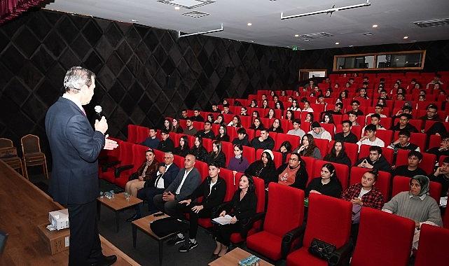 Kemer'de “Atatürk ve Cumhuriyet" konulu seminer