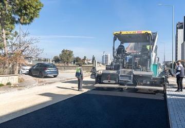 Yenişehir'de yollar yenileniyor, mahalleli gülüyor!