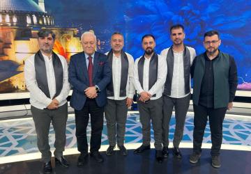 Grup Ravza, Prof. Dr. Nihat Hatipoğlu ile Sahur Programında Gönülleri Mest Etti