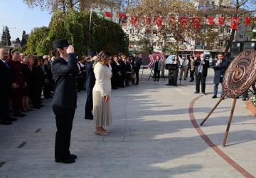 Tekirdağ’da Kadın Haklarının 91. Yılı Çelenk Töreniyle Anıldı