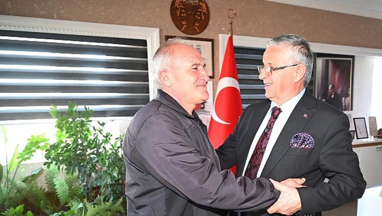 Emekli personelden Başkan Topaloğlu'na veda ziyareti