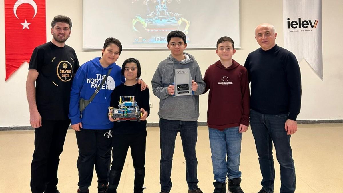 SANKO Okulları’ndan VEX IQ Robot Yarışması’nda çifte birincilik