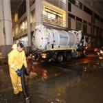 Deniz seviyesi 85 santimetreye yükseldi, Büyükşehir ekipleri sahada