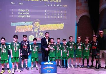 İlkokullar Arası Futbol Turnuvasında Kupa Töreni Yapıldı