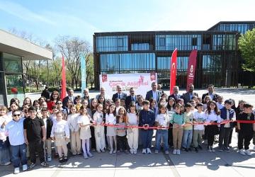 İnegöl'ün Küçük Sanatçılarının Eserleri 23 Nisan Özel Sergisinde Görücüye Çıktı