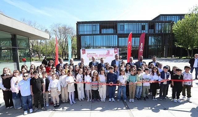 İnegöl'ün Küçük Sanatçılarının Eserleri 23 Nisan Özel Sergisinde Görücüye Çıktı