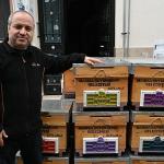 Büyükşehir'den Sel Mağduru Arıcıya Kovan Desteği