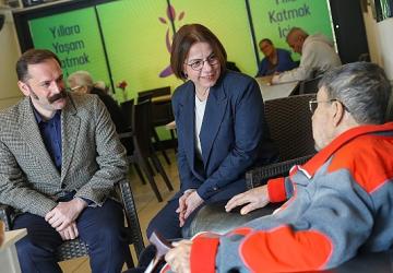 Başkan Köymen'den duayen sanatçıya ziyaret