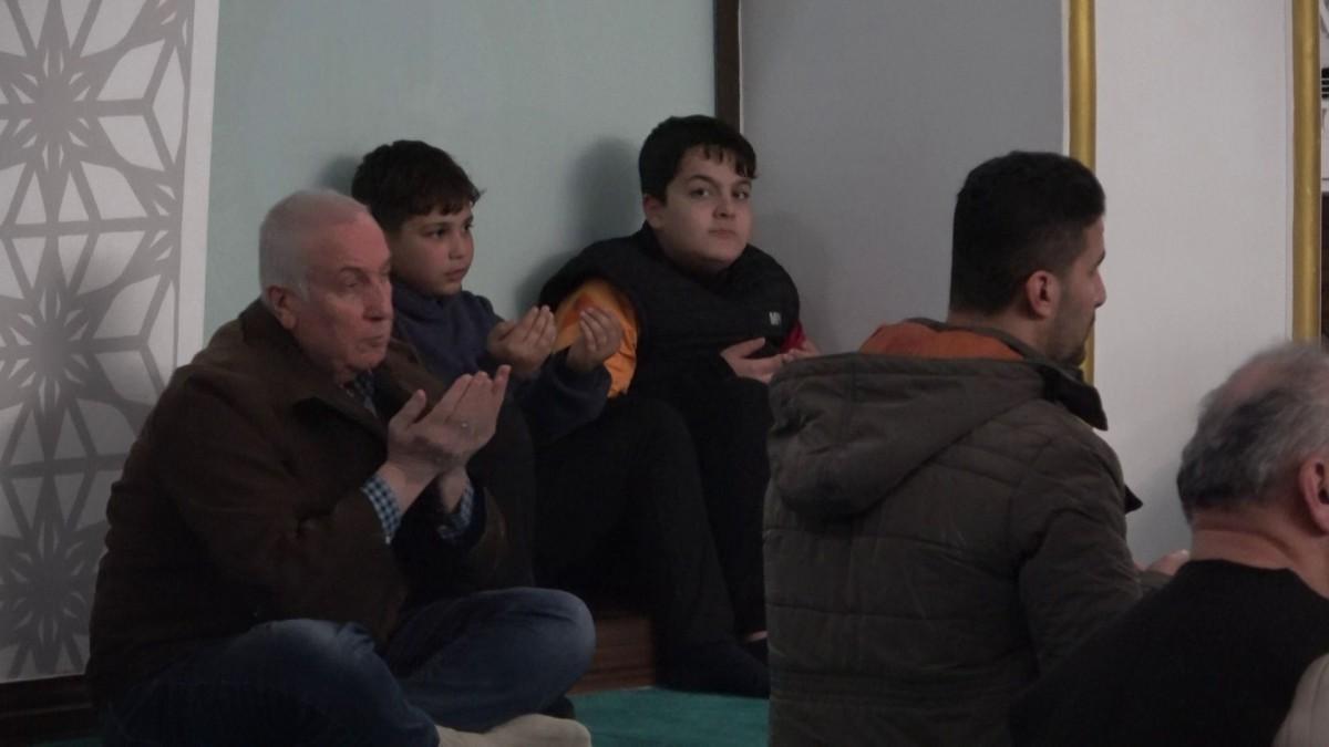 Adıyaman’da Regaip Kandili Meydan Camii’nde Dualarla İdrak Edildi - Videolu Haber