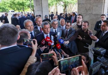 Özgür Özel’den sandık çağrısı: ‘Partimize sahip çıkacağız’
