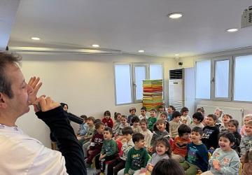 “Rengini Arayan Portakal" Miniklerle Buluştu