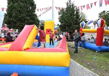 Kemer Belediyesi'nden çocuklara 23 Nisan Festivali