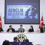 Gençler Buca'da geleceği konuştu