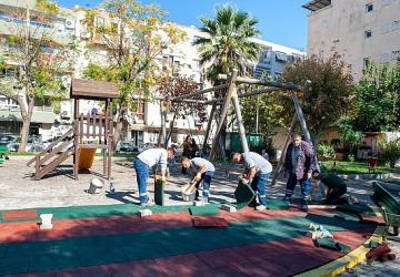 Karşıyaka'nın parkları tek tek yenileniyor