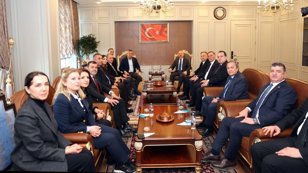 CHP Genel Başkanı Özgür Özel’den Adıyaman Valisi Osman Varol’a ziyaret
