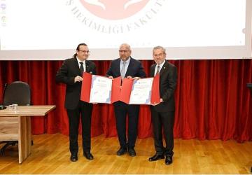 Ankara Üniversitesi Diş Hekimliği Fakültesine TÜSKA Akreditasyon Belgesi