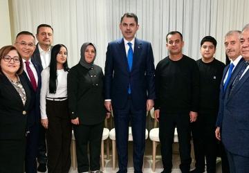 Bakan Kurum, Depremzede Ailenin Yeni Evine Misafir Oldu