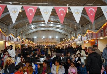 Kahta Belediyesi tarafından düzenlenen 'Ramazan Çarşısı' etkinlikleri devam ediyor